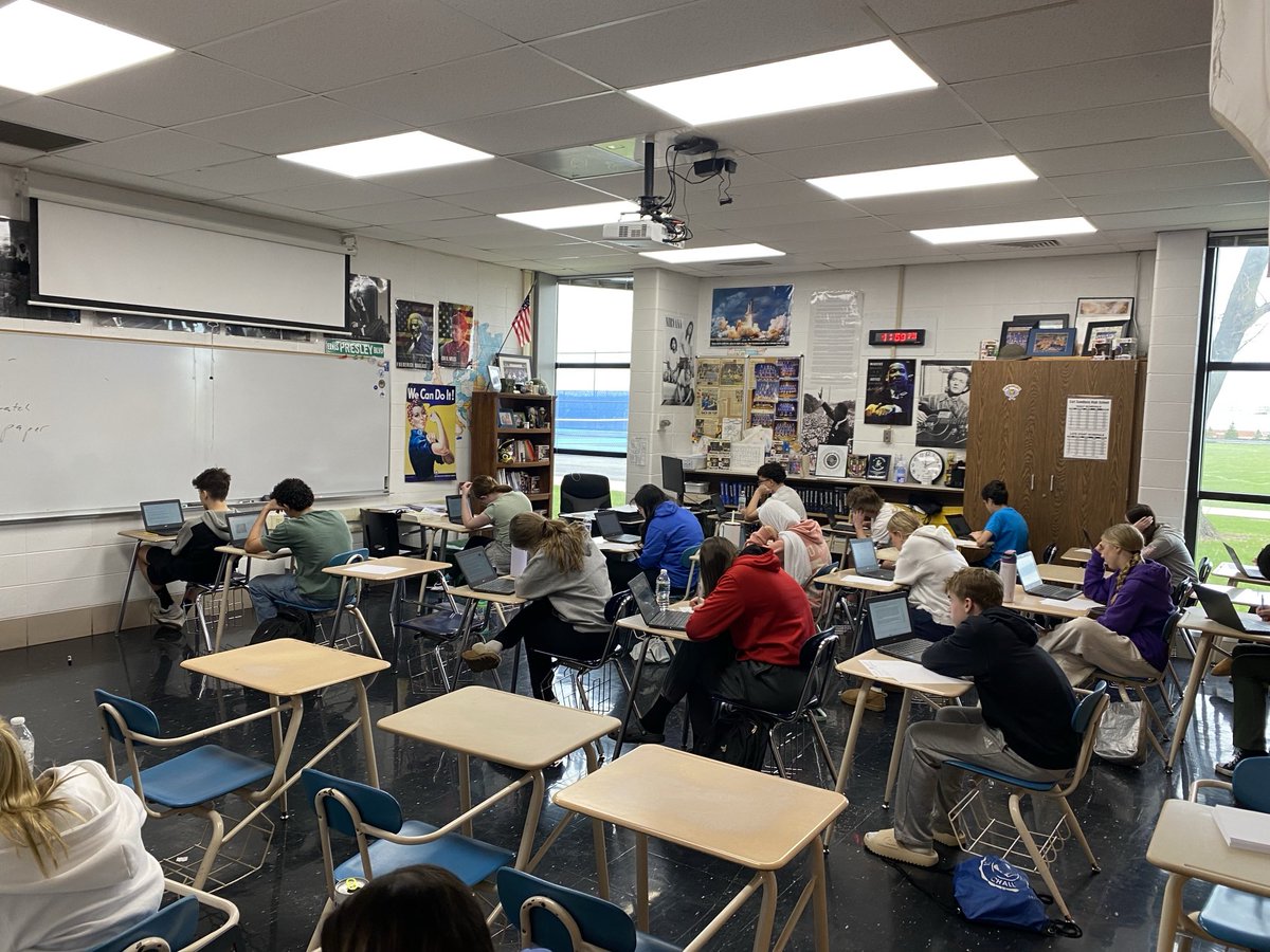 ddrzonek's tweet image. So proud of these amazing, dedicated, and hardworking students! Over 200 AP World students came in today to take the mock exam!  They are incredible.