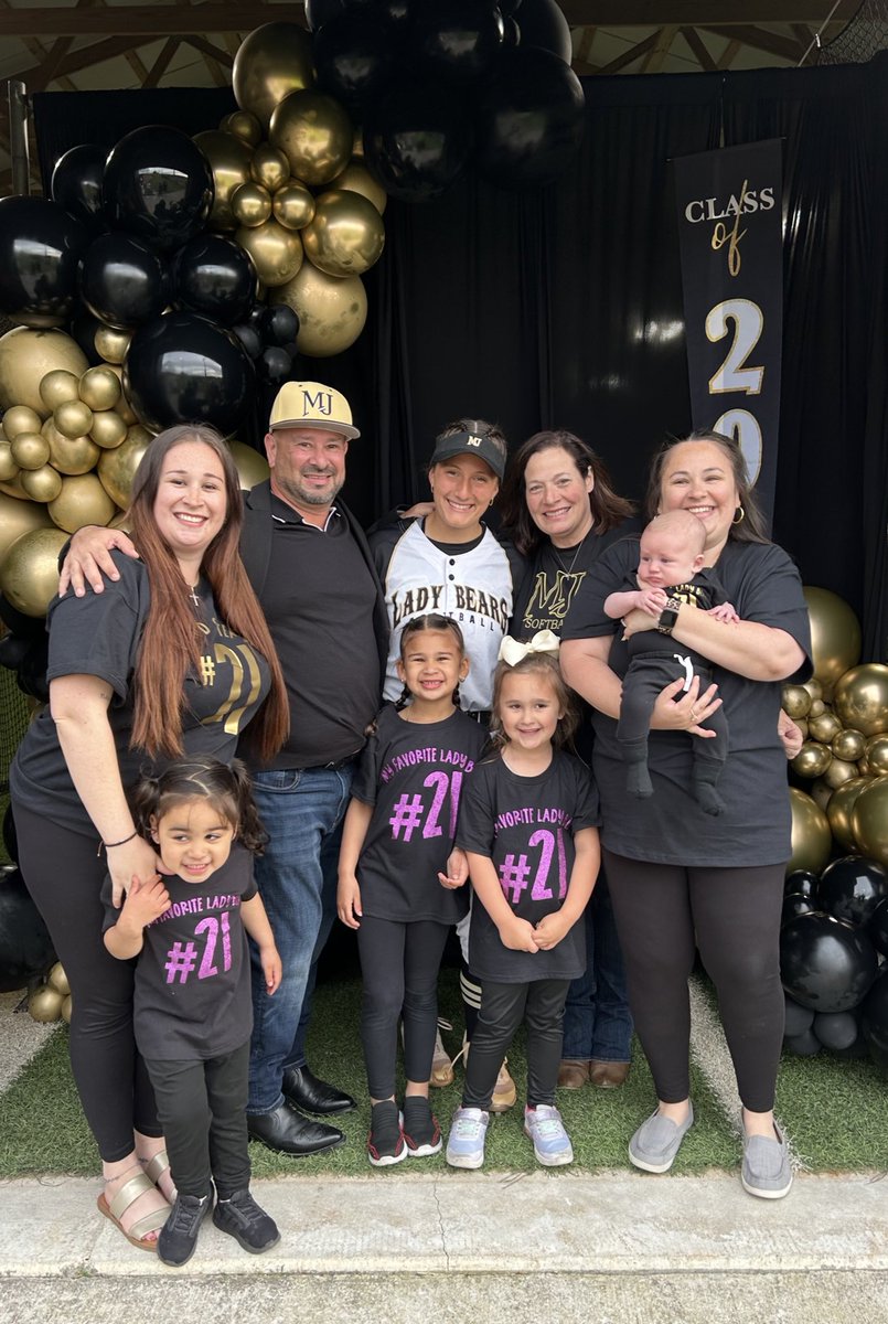 I had a great senior night last week. I am so thankful for MJHS softball and the past 4 years with my amazing coaches and teammates! Let’s keep working hard <a href="/LadyMjhs/">MJHS Lady Bears Softball</a> 💛🐻 <a href="/betyree/">Ben Tyree</a> <a href="/Dawsie12/">Sarah Daws</a> <a href="/TNUsoftball/">Trevecca Softball 🥎 💜</a> <a href="/MJ_Athletics/">Mt. Juliet Athletics</a>