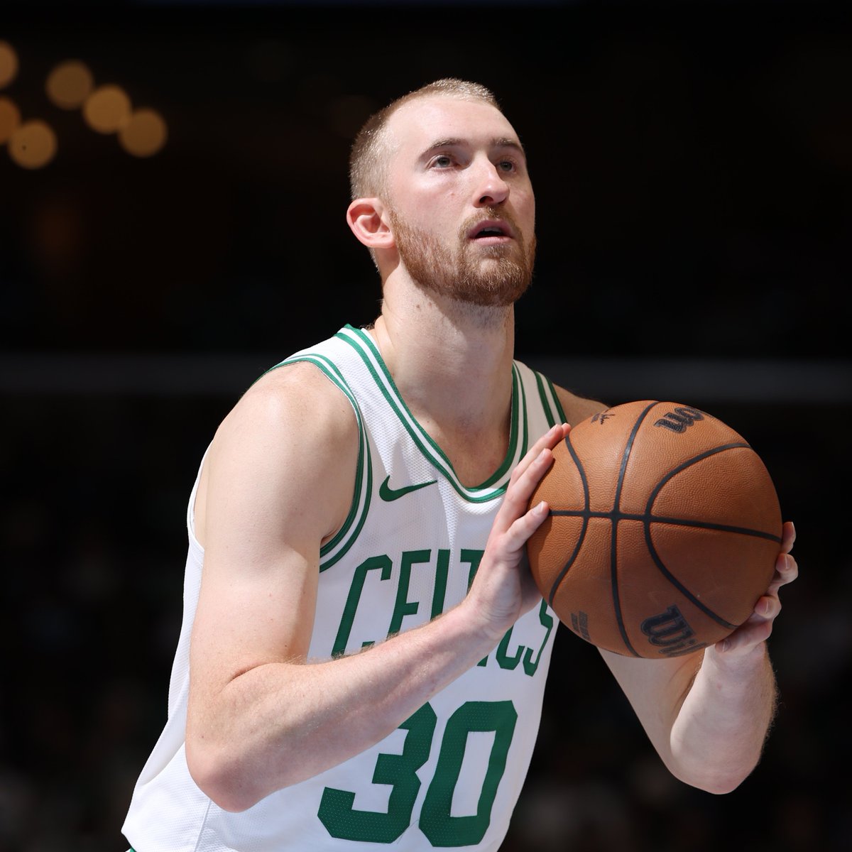 taylorcsnow's tweet image. Sam Hauser is the 3rd player in NBA history to shoot 100% from the FT line in a season (min. 1,000 minutes).

The others:
Payton Pritchard (2021-22) ☘️
Tony Snell (2019-20)