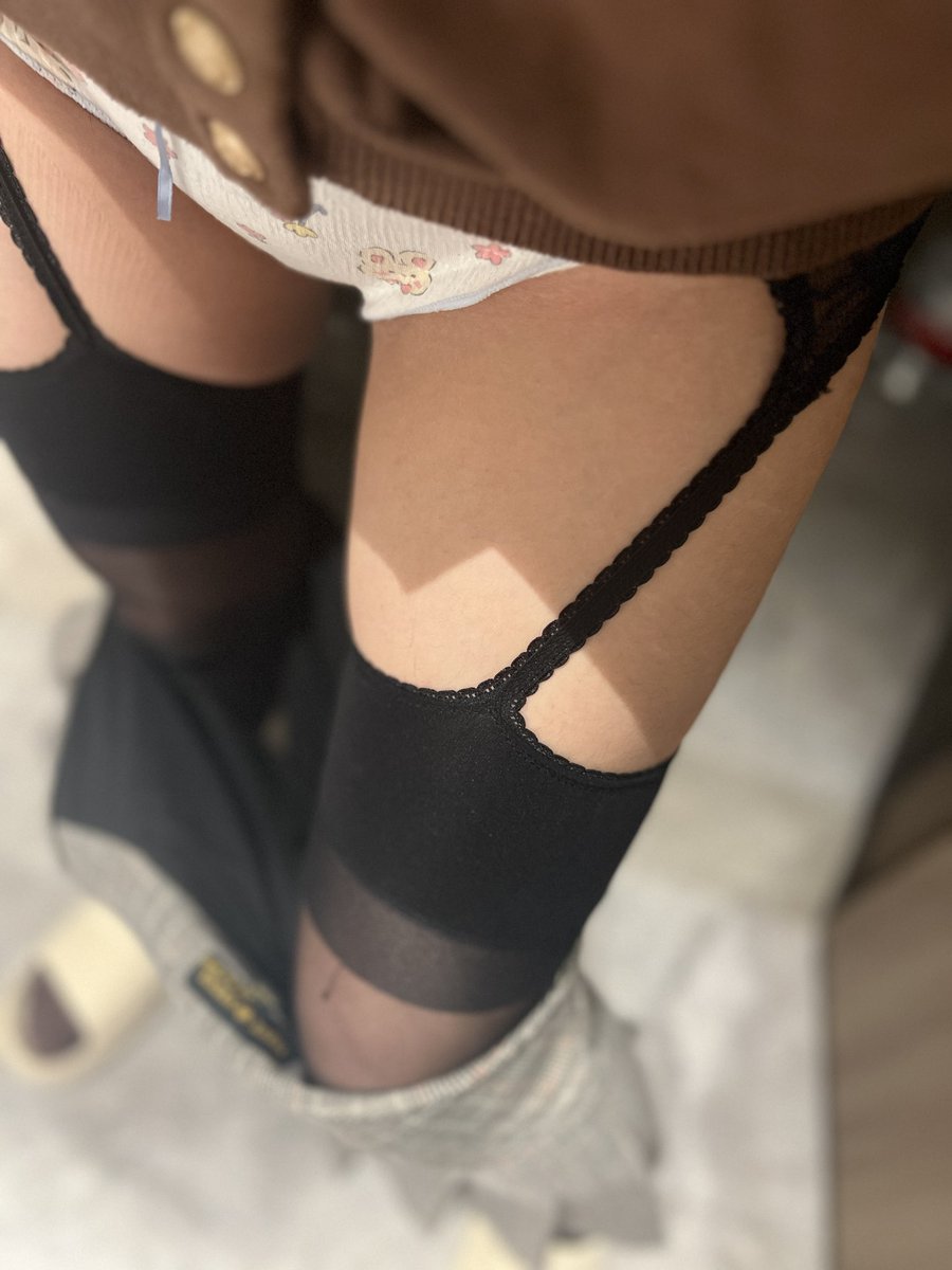 Amy52489's tweet photo. 刚从酒吧回到家   #雅加达 #印尼 https://t.co/RfR5TfJbRb