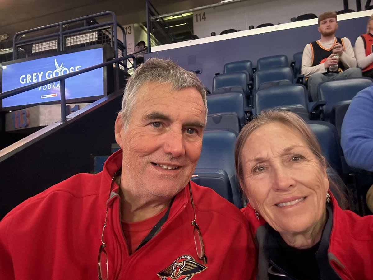 Geaux PELICANS! #PELICANSGAMEDSY <a href="/PelicansNBA/">New Orleans Pelicans</a>