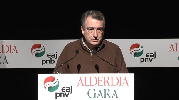 "Herria egin" nahi?

Berregin euskarazko bikoizketa. Ramon Labaienek egin zuen 1. gauza, ETB sortzean, bikoizketa eskola sortzea izan zen.

Azken 15 urtean, EAJk betoa jarria dio nazioarteko filmak euskaraz emateari, "ikusle gutxi dutelako"