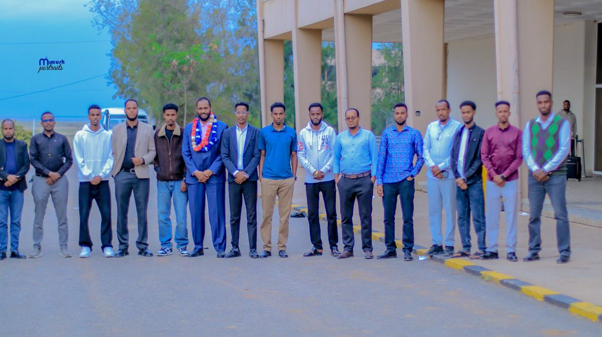 ibrahimdhere191's tweet photo. JIGJIGAAY MA NABADBAA?
Waxaan maanta nabad qab ku imid magaalo madaxda DDS ee Jigjiga. 
Waxaa si diiran Airportka Jigjiga iigu soo dhaweeyay dhalinyarada ree Jigjiga.
Waxaana leeyahay waad mahadsantihiin. https://t.co/B7TubOW68r