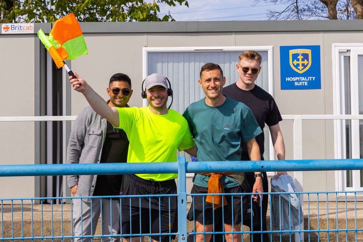 GuiseleyAFC's tweet photo. 1️⃣,1️⃣7️⃣1️⃣* - the highest Northern Premier League attendance of the weekend

Thank you for your support 👏

*Not including dogs

#GAFC #GuiseleyTogether https://t.co/4h3q4tlaBs