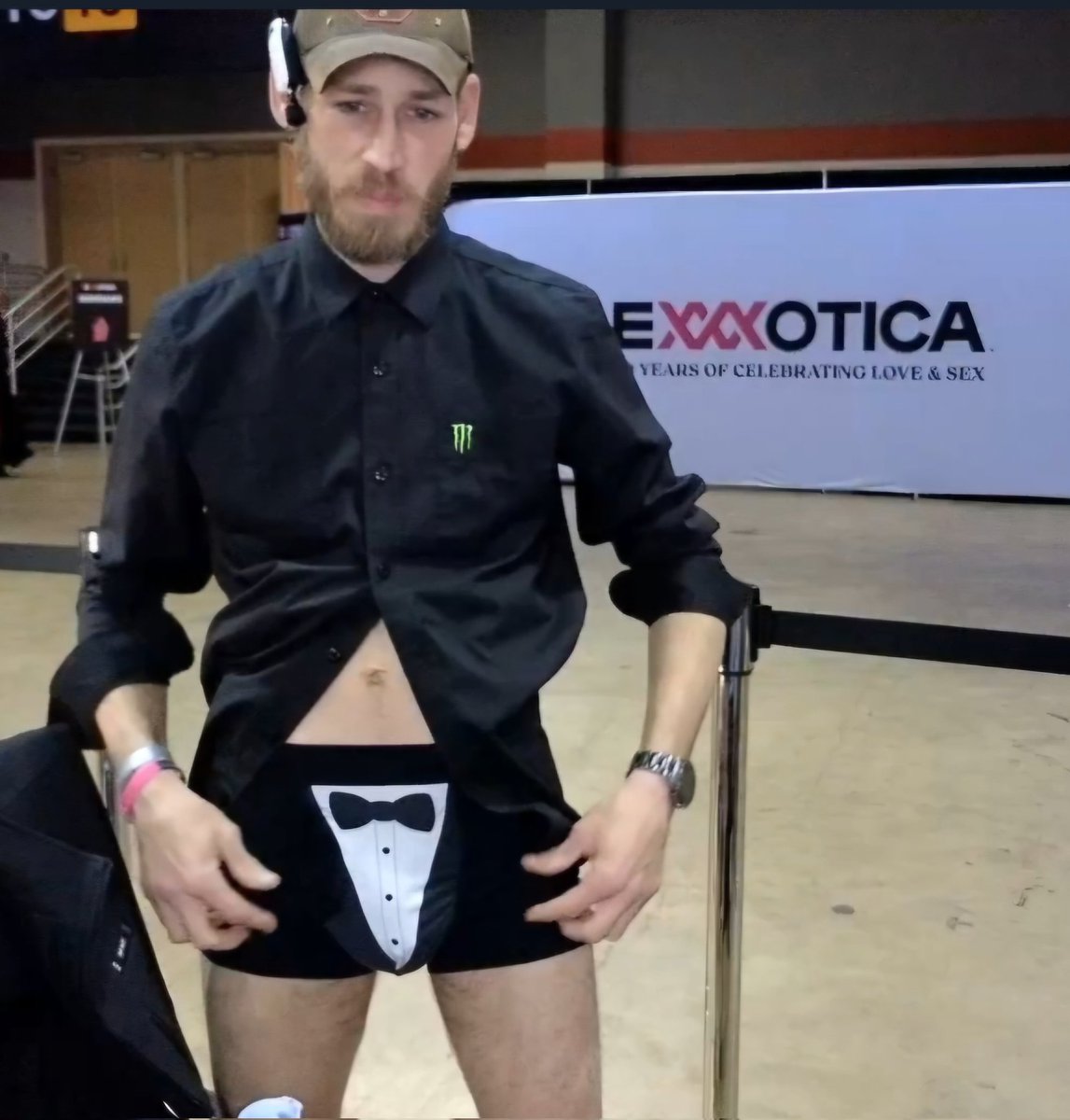 tsguy41's tweet image. As the final day of Chicago @EXXXOTICA is in full swing, @allan_arod dons his Sunday best.  Stop by and say hello