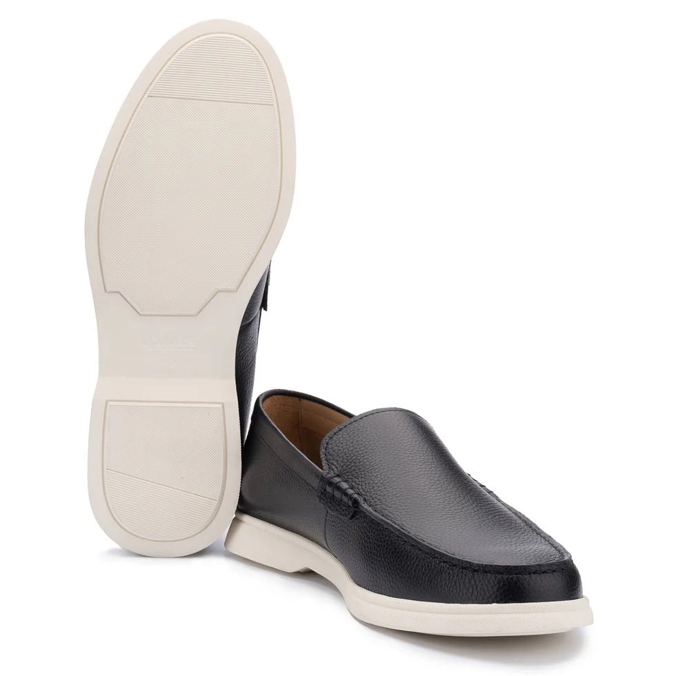 DSSLONDON's tweet photo. I have started stocking some summer slip on’s if you need something for holidays. The John White - Ethan is beautiful. Featured is the Navy, my personal favourite. Soft tumbled calf leather 😍 https://t.co/vV8rzRyN3z