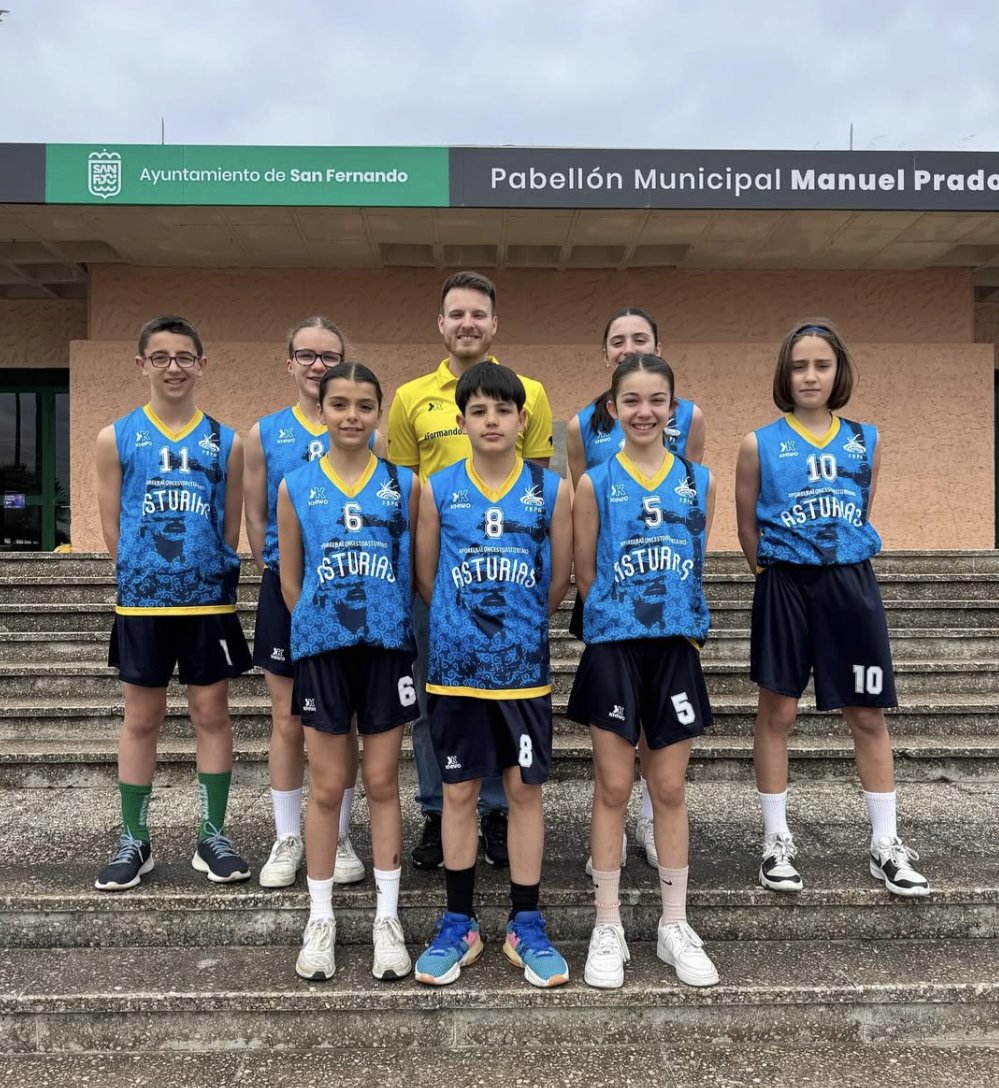 RGCC_Oficial's tweet photo. 🏀Grupistas convocados por la Selección Asturiana.
#RGCCBaloncesto
Del 12 al 16 de Abril se disputa en San Fernando, 🏆 el Campeonato de España de selecciones autonómicas de categoría alevin.
¡A por todas! 🙌🏽
#OrgulloGrupista #SomosGrupo #RGCC https://t.co/5r7Pv6DwzY