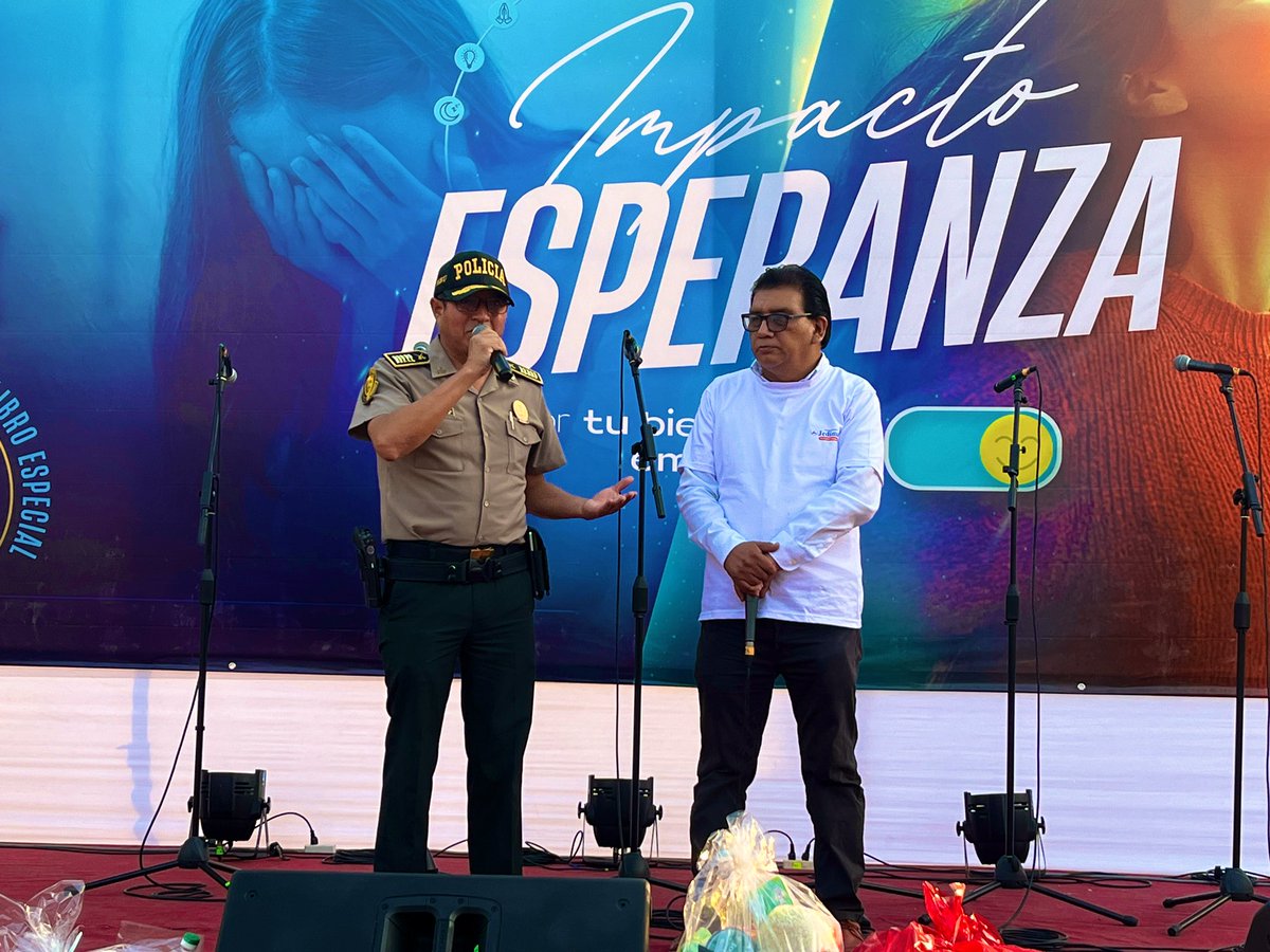 AdventistaMiCOP's tweet photo. ✨Policía nacional, autoridades locales, directores y representantes de los colegios públicos recibieron reconocimiento especial por participaron de la campaña de lectura #PeruSiLee en #ImpactoEsperanza 📚 https://t.co/jFt70WPrue