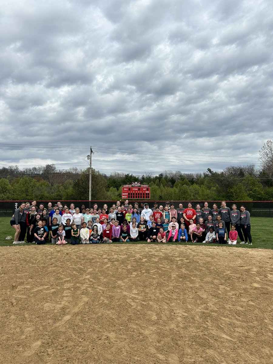 LWFirebirdsSB's tweet photo. Thank you to our varsity and jv girls for running today’s clinic… and also a HUGE thank you and shoutout to all the LSO/PYO girls, coaches, and parents for showing up today! We hope you all got better today! 👏🏼🥎 @LakotaWestAD @westfirebirds @FirebirdTweets @LakotaDistrict https://t.co/SMH4HdFEjA