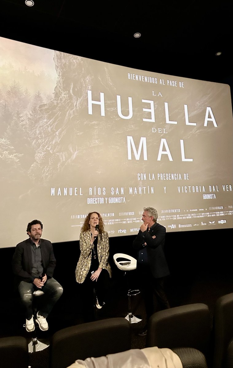Estuvo muy bien el coloquio de ayer tras la proyección de ⁦<a href="/LaHuellaDelMal/">La Huella Del Mal</a>⁩ en ⁦<a href="/Cines_Kinepolis/">Kinepolis España</a>⁩ en Alicante. 

Gracias por venir!! 

⁦<a href="/CharitoFilms/">Diego Rodríguez | lacharito group</a>⁩ ⁦<a href="/alfapictures/">Alfa Pictures</a>⁩