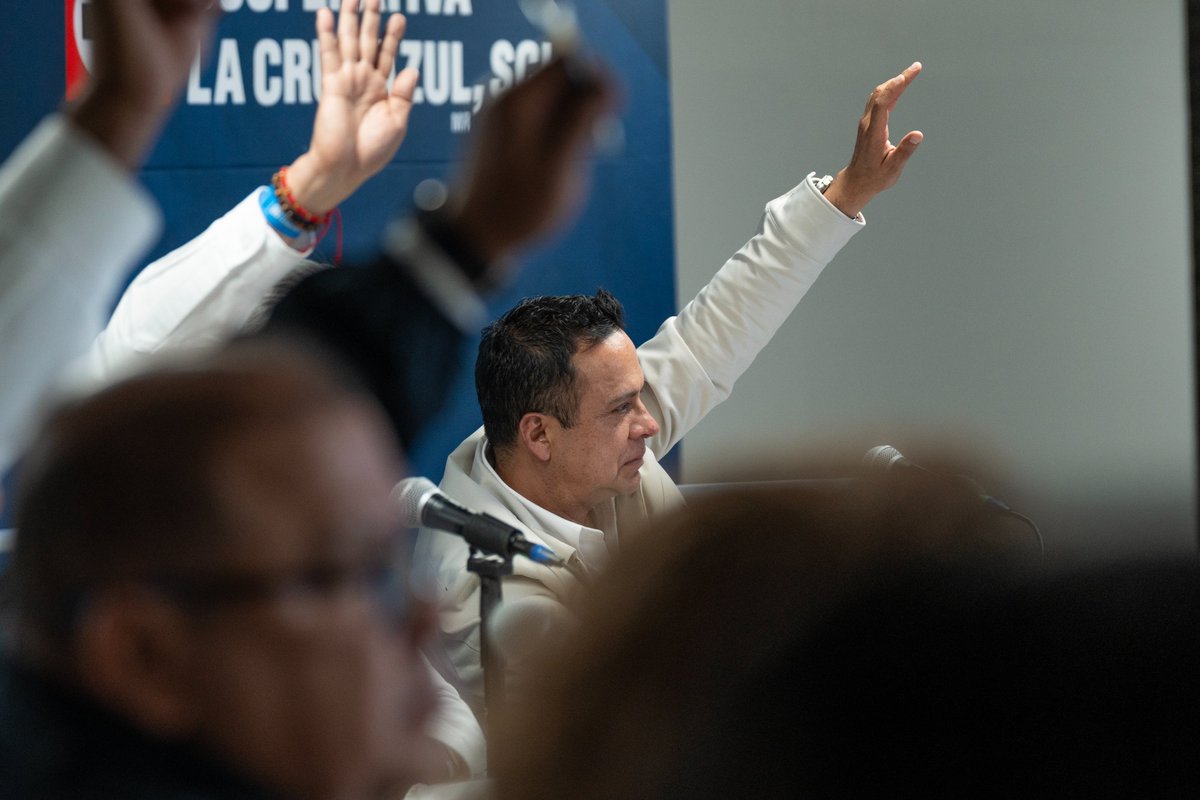 Víctor Velázquez (@victor_velran) on Twitter photo Como cada año, los cooperativistas de <a href="/CruzAzulSCL/">Cooperativa La Cruz Azul SCL</a> celebramos nuestra Asamblea General de Socios para tomar decisiones a través del diálogo y el consenso. Agradezco el esfuerzo de todas mis compañeras y compañeros para concluir exitosamente este ejercicio democrático. Como cada año, los cooperativistas de <a href="/CruzAzulSCL/">Cooperativa La Cruz Azul SCL</a> celebramos nuestra Asamblea General de Socios para tomar decisiones a través del diálogo y el consenso. Agradezco el esfuerzo de todas mis compañeras y compañeros para concluir exitosamente este ejercicio democrático.