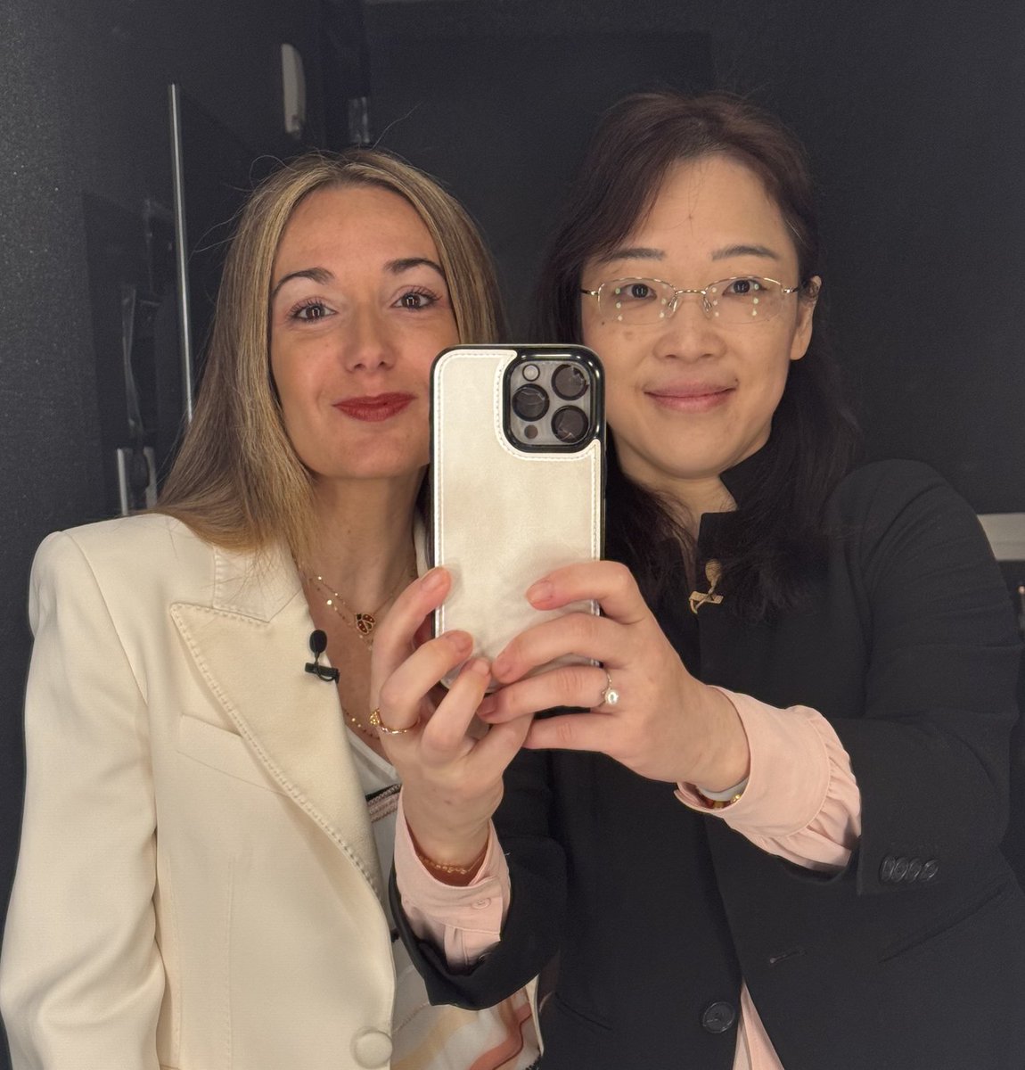 Xiuning Le MD PhD (@lexiuning) on Twitter photo Thoroughly enjoyed #TexasLung25. A complete overview of thoracic oncology landscape. Thank you <a href="/StephenVLiu/">Stephen V Liu, MD</a> Dr. Tina Cascone for your thoughtful organization of the meeting. <a href="/lungoncdoc/">Eric K. Singhi, MD</a> <a href="/maraantonoff/">Mara Antonoff, MD, FACS</a> <a href="/NarjustFlorezMD/">Narjust Florez, MD, FASCO</a> <a href="/PatelOncology/">Sandip Patel MD FASCO</a> <a href="/Latinamd/">Dr. Estela Rodriguez</a> <a href="/ChristianRolfo/">Christian Rolfo</a> <a href="/maryjofoley/">Mary Jo Foley</a> Thoroughly enjoyed #TexasLung25. A complete overview of thoracic oncology landscape. Thank you <a href="/StephenVLiu/">Stephen V Liu, MD</a> Dr. Tina Cascone for your thoughtful organization of the meeting. <a href="/lungoncdoc/">Eric K. Singhi, MD</a> <a href="/maraantonoff/">Mara Antonoff, MD, FACS</a> <a href="/NarjustFlorezMD/">Narjust Florez, MD, FASCO</a> <a href="/PatelOncology/">Sandip Patel MD FASCO</a> <a href="/Latinamd/">Dr. Estela Rodriguez</a> <a href="/ChristianRolfo/">Christian Rolfo</a> <a href="/maryjofoley/">Mary Jo Foley</a>