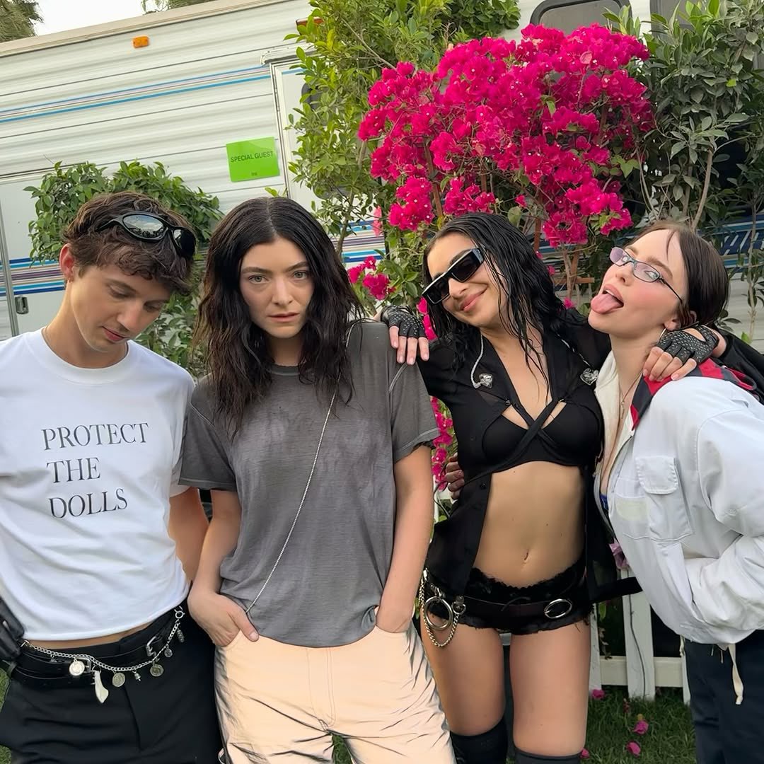 Troye Sivan Updates tweet media