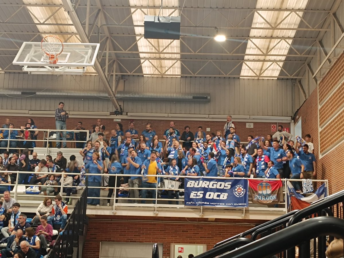 Gran finde de 🏀 en Oviedo, sábado tarde partido del <a href="/CBBabieca/">C.B. Babieca</a> con familia y domingo por la mañana <a href="/SanPabloBurgos/">Recoletas Salud San Pablo Burgos</a> con <a href="/angelibaher/">Ángel Ibáñez</a>. La tarde-noche del sábado un placer estar invitados al 5️⃣0️⃣🎈cumple de <a href="/RodrigoLLorent1/">s@lmon@dicto</a> GRACIAS!! Y enormes <a href="/P_AndresMontes/">Peña Andrés Montes</a> y cia, sois increíbles