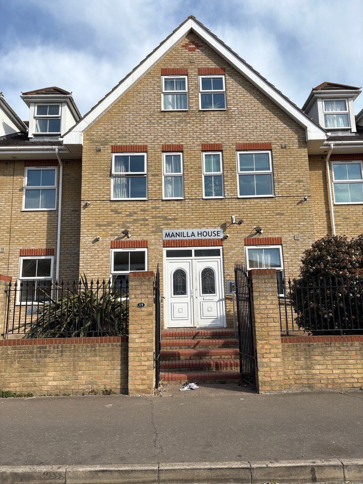 gb_inventory's tweet photo. We have been providing our detailed photo stamped inventories to letting agents in the Southend area. Email info@gbinventoryservices.co.uk for our price list. #southend #essex #lettings #southendlettings https://t.co/v15NV7vWC5