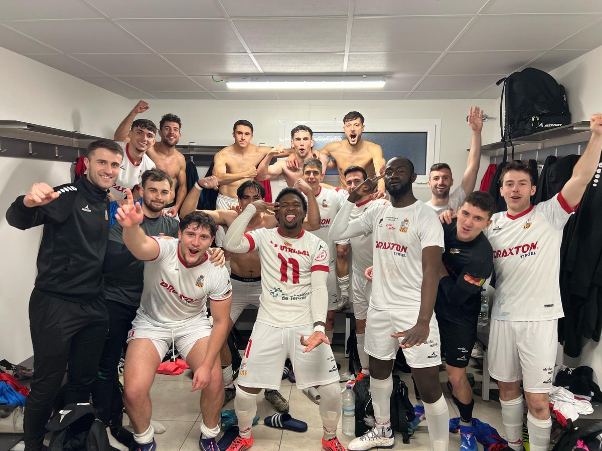 cdutrillas1958's tweet photo. FINAL

@cdutrillas1958 1️⃣
@cdlaalmuniaof 0️⃣

La victoria de todos... del EQUIPO, de la afición, de todo un pueblo ⚽⚽💪

Hoy había que ganar, y tocó bregar, luchar... más que nunca... Y lo hicimos todos juntos ❤️❤️ Tb 🦇🦇

#VamosUtrillas #TerceraRFEF https://t.co/nLJsyPT3lV