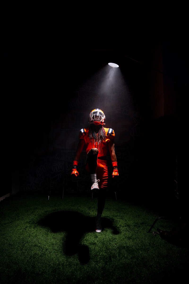 mini_sago11's tweet image. Show some love #Illini fans 🧡🤍
instagram.com/p/DIZR4m8plPw/…