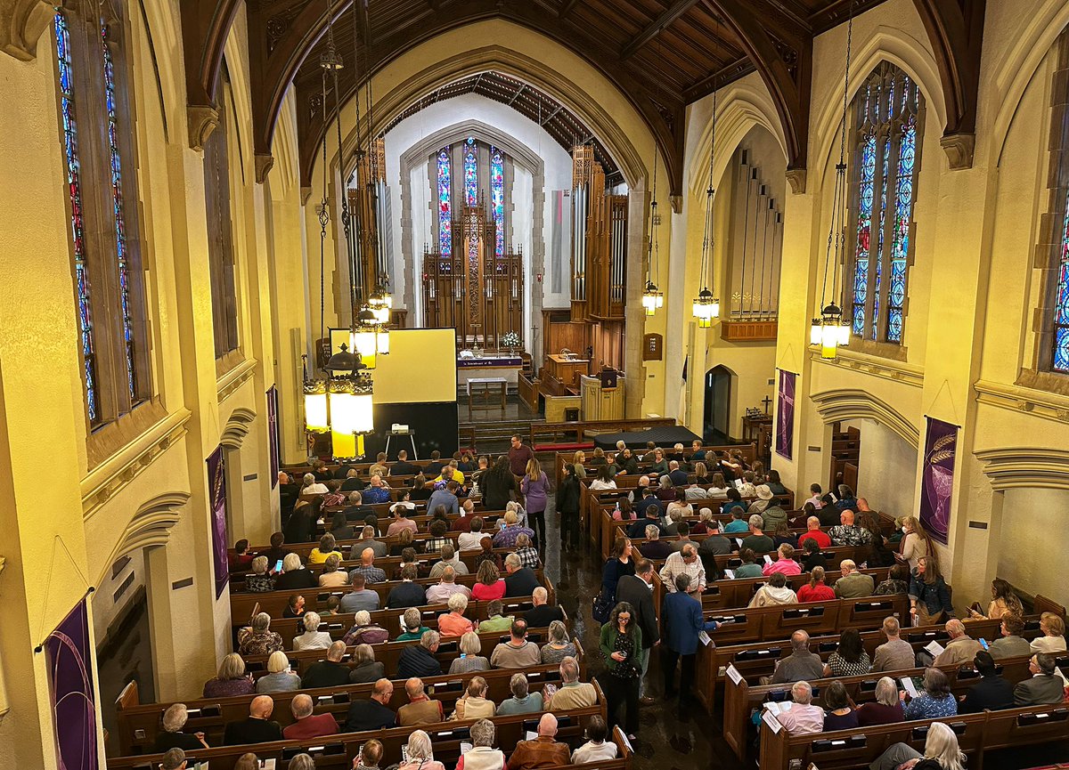 ModeratorPaul's tweet image. Full house for the Anna Lapwood organ concert set to begin @4 pm. 

What a terrific affirmation of the ‘king’ of all instruments!