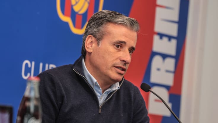 solofichajes123's tweet image. 🗣️Rajada de Miguel Ángel Gómez, director deportivo del @CD_Eldense, tras la derrota frente al @RealSporting con polémica arbitral: "Parece que realmente quieren que descienda el Eldense. Es muy facil equivocarse en nuestra contra. Nos jugamos el descenso con equipos históricos"