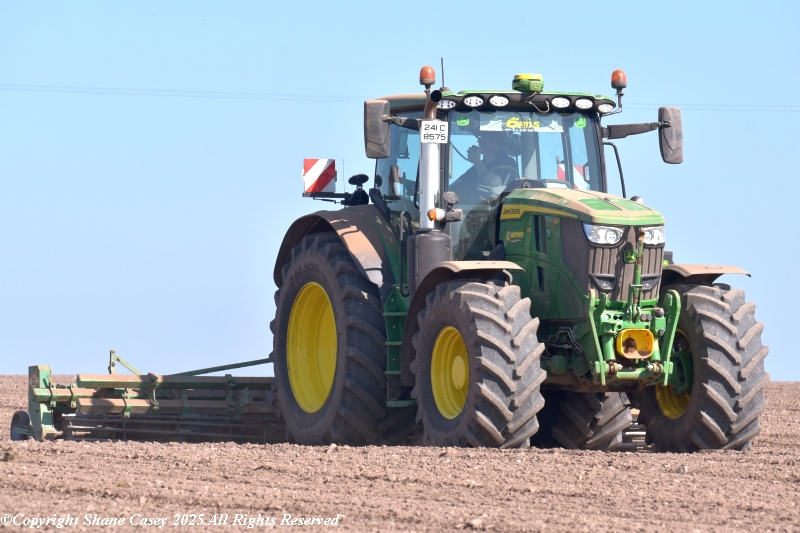 #SpringTillage2025 A small selection of photos from the last few days as the season draws to a close. The first maize crops going under plastic. Potatoes and Beet also being planted and winter crops getting a top up of fertilizer
#IrishFarming #IrishAgri #IrishTillage