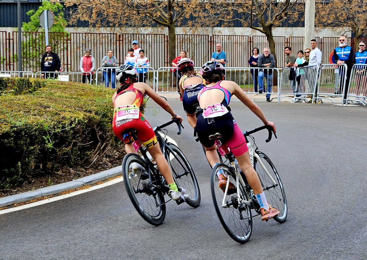 ECiclistaGuadia's tweet photo. Un espectáculo el campeonato de España de Duatlón celebrado en #CiudadReal #Picón #Casaruralciclista https://t.co/ckJk99e201