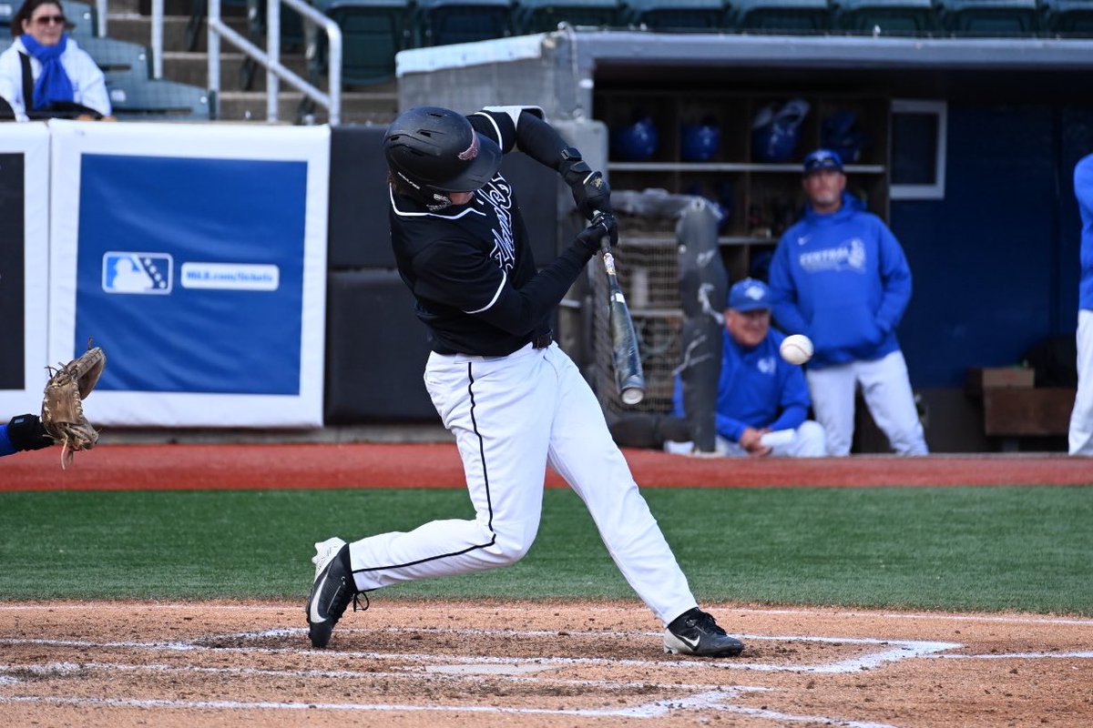 UMESHawkBase's tweet photo. Michael Blackiston with the two-RBI single to put the Hawks on the board in Game 3!

T3:

UMES - 2
CCSU - 3

📊Live Stats: https://t.co/Fm0XFI3azj

#HawkPride | #SoarAboveandBeyond https://t.co/leBFwtf1qW