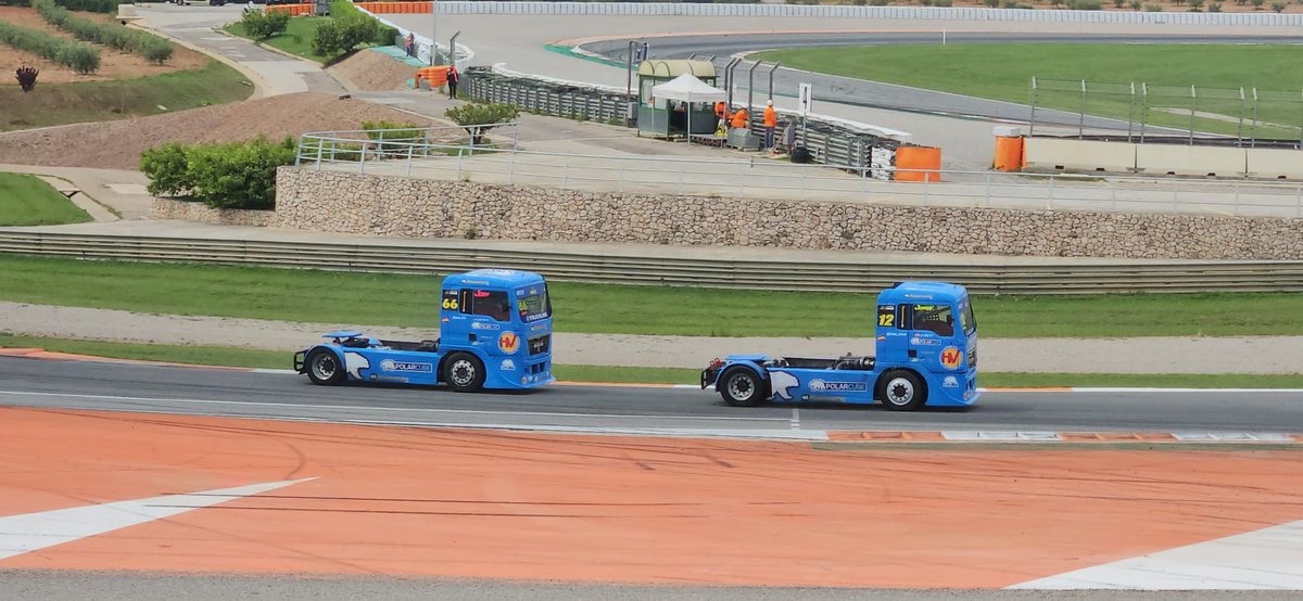StrongRoot666's tweet image. Carrera de camiones en el circuito Ricardo tormo 😎💪