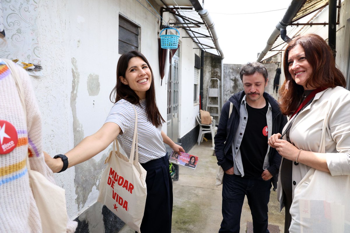 Foi a minha estreia na campanha porta-a-porta. Rua a rua, casa a casa, foram horas de conversas no centro do Porto.