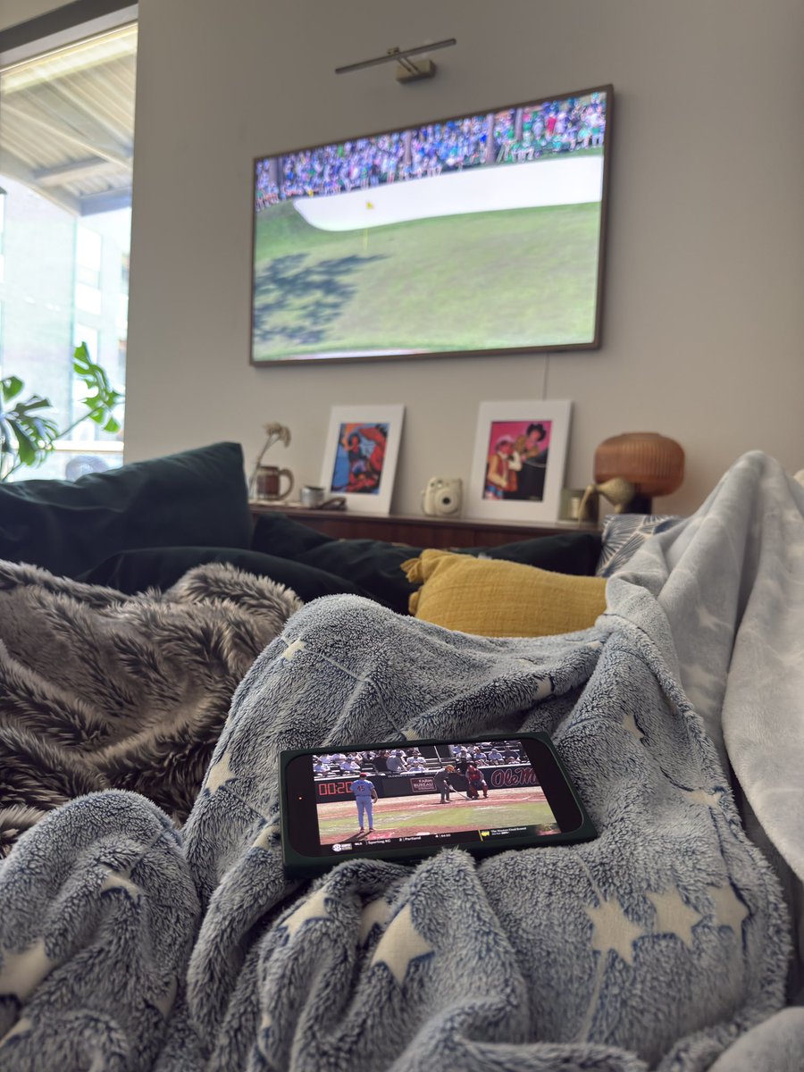 chancraw's tweet photo. top 5 Sunday nap days https://t.co/kDG3NfbGOP