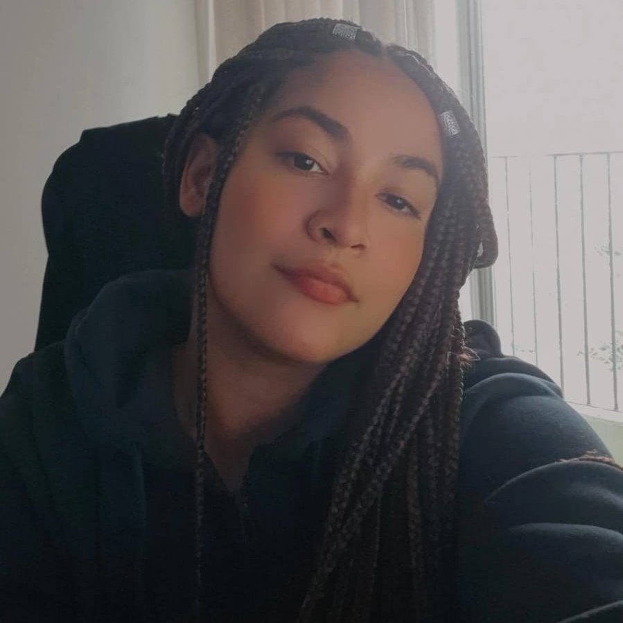 kihyunremista's tweet image. nós de moletom e cortina no fundo

#monbebeselcaday #mbbsd