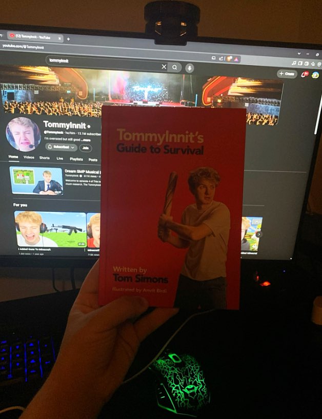 FNthunderzYT's tweet photo. AYYYY it finally arrived 😁👍 #tommyinit https://t.co/6iFfr0fsxi