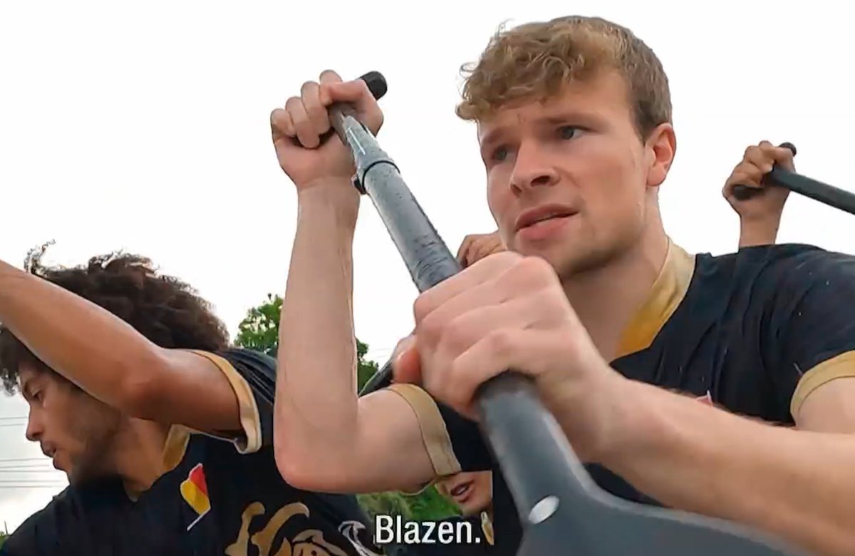 #DeMol 
"Hallo, ik ben Tom W-"
Flikken: