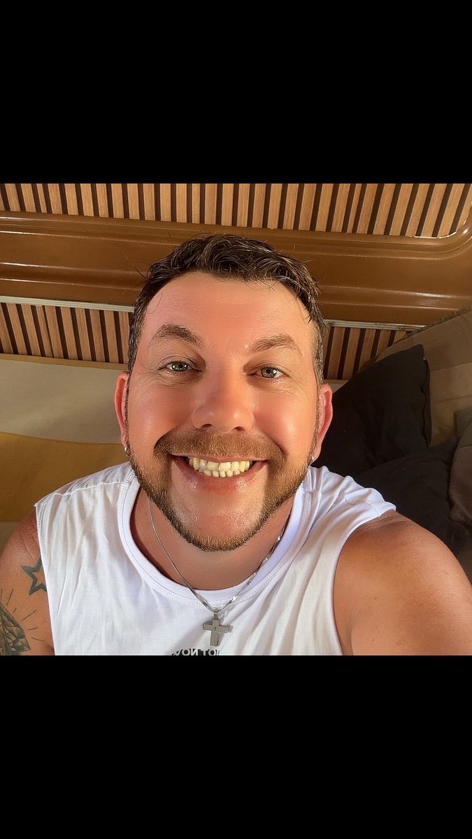 edybbbofc's tweet image. Seja feliz sempre