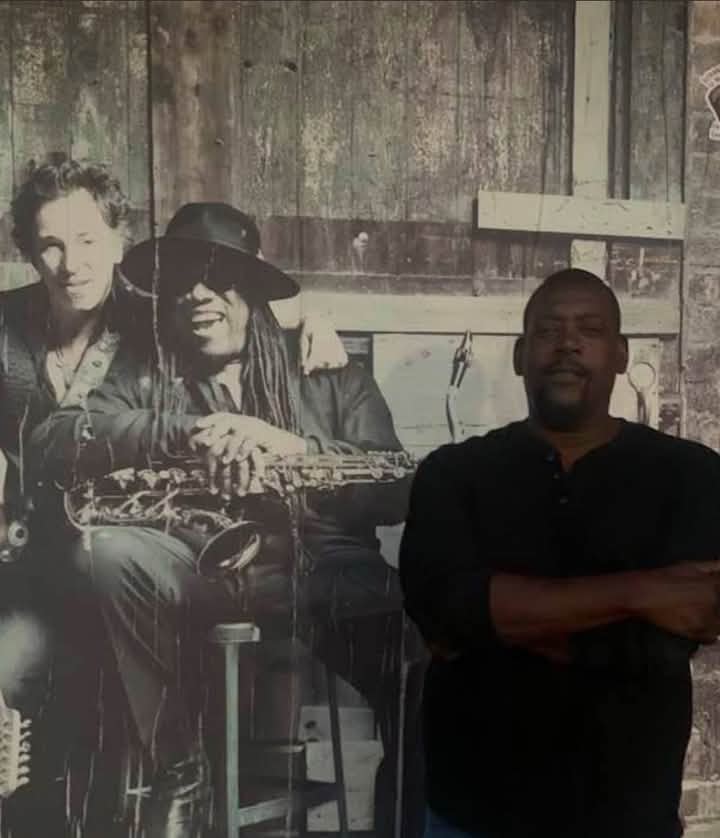 The Big Man’s portfolio companies are headed by extraordinary talent and depth with the vision, experience, and drive to grow these entities exponentially.
201-682-2768 
theBigMansWest.com
-Clarence A. Clemons III, “Nick Clemons”  

larsonllp.com/people/robert-…