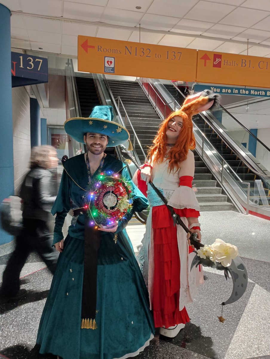 AllenAdore's tweet image. Lovely meeting @docseraph ! The costumes are amazing 😻 #c2e22025