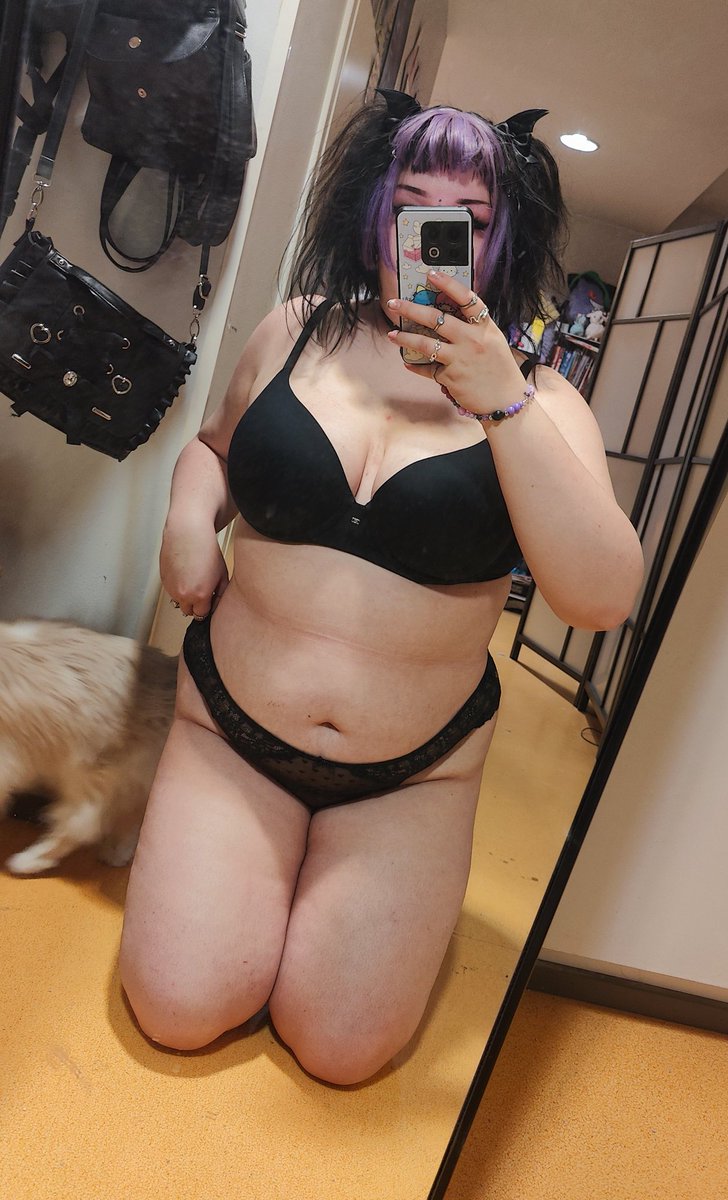 jaffusjuffus's tweet photo. I was feeling cute so I took quick selfies :> https://t.co/mGTUdLERr1