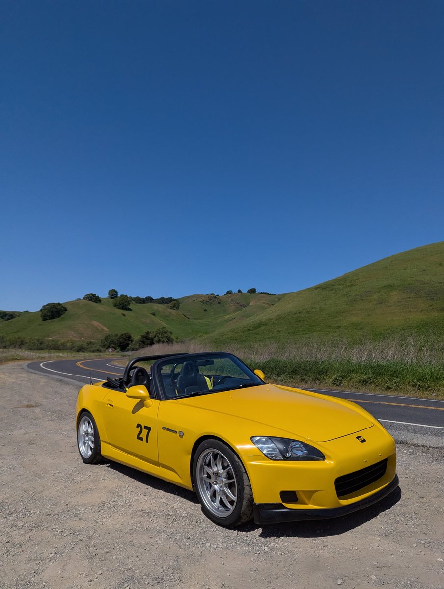 Spring weather is insanely good rn, mid 70s with the top down making sure it's good for another day on track next week!