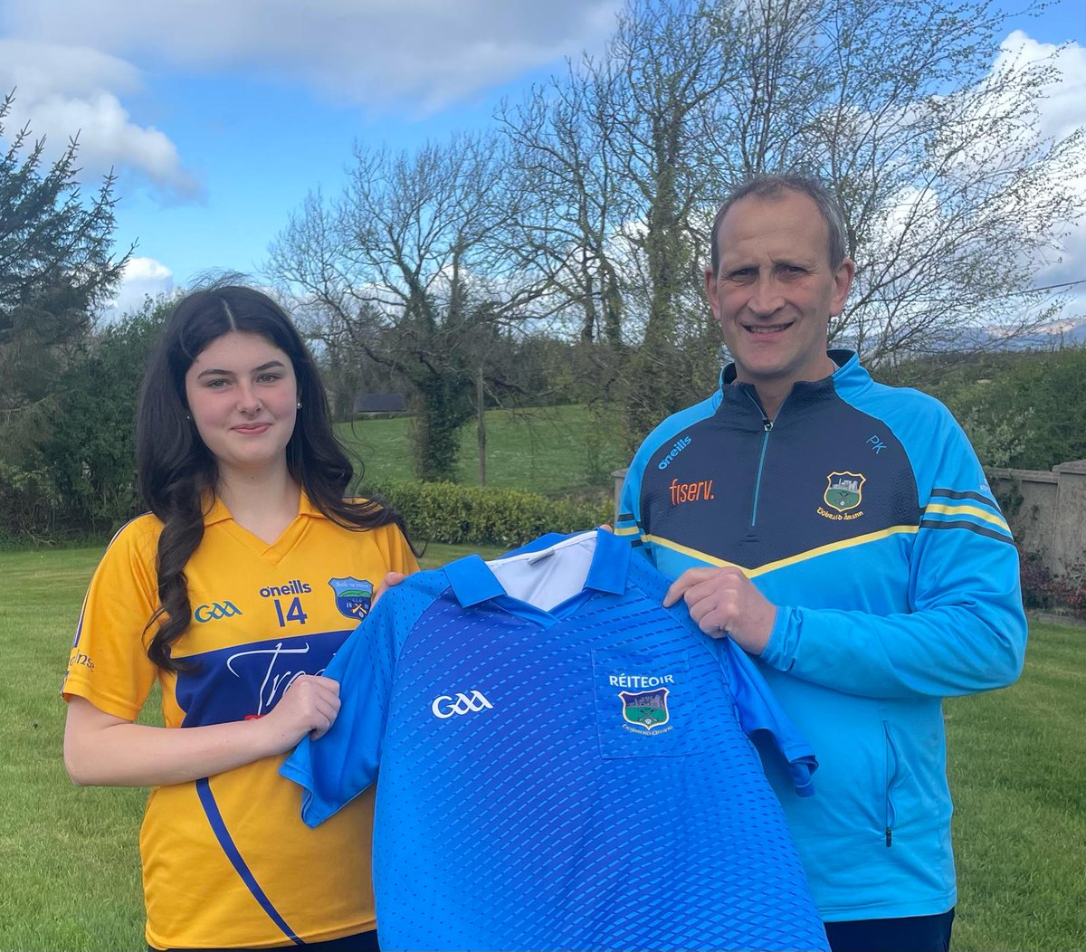 NorthTippGAA's tweet photo. Philip Kelly Tipperary GAA referee chairperson presenting Abbey Finn Ballinahinch with her referee jersey having recently qualified. Abbey becomes the second female referee in the Tipperary set up for 2025. https://t.co/ti1PtkKvWA