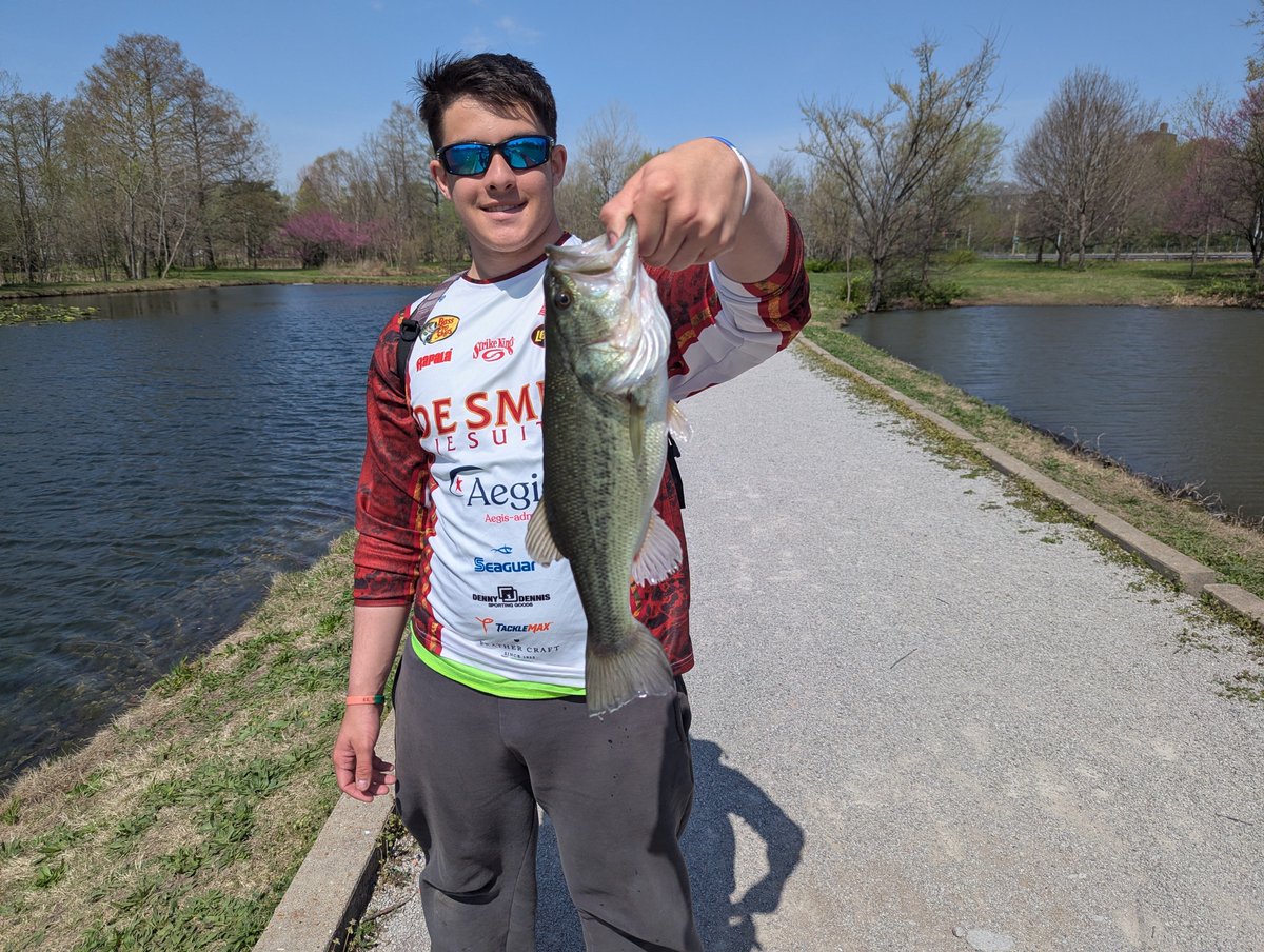 The <a href="/DeSmetJesuitHS/">De Smet Jesuit</a> Gold fishing team beat Marquette and De Smet Maroon this morning in Session 1, while De Smet White fell to Oakville in Session 2. Shoutout to Braden Winkelmann ‘27 for his De Smet record Catfish!