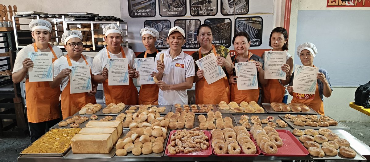 emmbaking101's tweet image. ‼️SATURDAY SUMMER POSITIVITY

Classic Breads All done perfect in a day with #ladybakers #Cullinary #BakeryOwners from:

1️⃣ Muntinlupa City
2⃣ Valenzuela City
3⃣ Quezon City (4)
4⃣ Marikina City (3)

Salamat po sa pagbibigay pagkakataon makatulong po sa inyong mga plano at negosyo