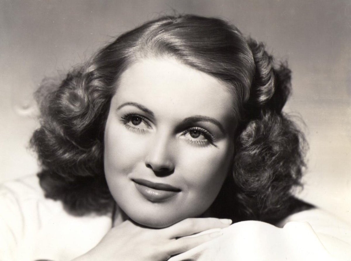 Theoldmovieguy's tweet photo. June Lang was a rising star of the '30s who appeared in films like The Road to Glory. She was known for her beauty and girl-next-door charm. 🎬💫 #JuneLang #1930sHollywood #ClassicBeauty https://t.co/en7HvbnIFl