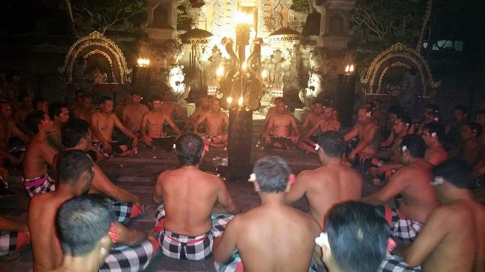 bluebird00010's tweet photo. Came for the peaceful #Bali retreat, stayed for the people literally playing with fire.
Because nothing says 'relaxation' like dodging flying flames.
#Namaste #UbudEscapedChill #HotterThanMyEx #FireMeUpBali #ZenButMakeItSpicy #ubud #UbudStreets #balinese #visitubud #visitbali https://t.co/ohlXY8T1GP