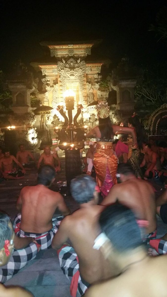 bluebird00010's tweet photo. Came for the peaceful #Bali retreat, stayed for the people literally playing with fire.
Because nothing says 'relaxation' like dodging flying flames.
#Namaste #UbudEscapedChill #HotterThanMyEx #FireMeUpBali #ZenButMakeItSpicy #ubud #UbudStreets #balinese #visitubud #visitbali https://t.co/ohlXY8T1GP