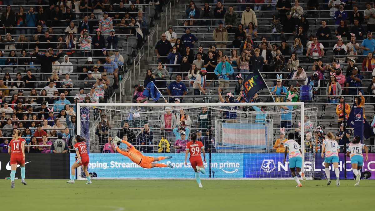 ESDSports_'s tweet photo. The Wave finished the night with their first defeat at home this season after many regulars who competed with their national teams over the one-week FIFA international window returned for just one practice before Saturday's match.

https://t.co/UpFmdch53E https://t.co/CHGLqe0nfD