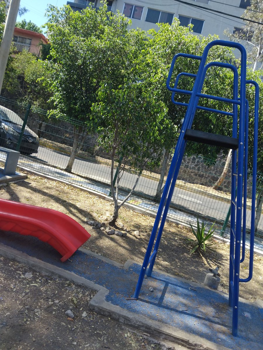 JoeSalaz8's tweet photo. @AlcaldiaAO @LopezCasarinJ 
Hace falta mantenimiento en parque ubicado en Calzada de las carretas y Calzada de la charreria, Colina Del sur https://t.co/yYJK2Um7I6