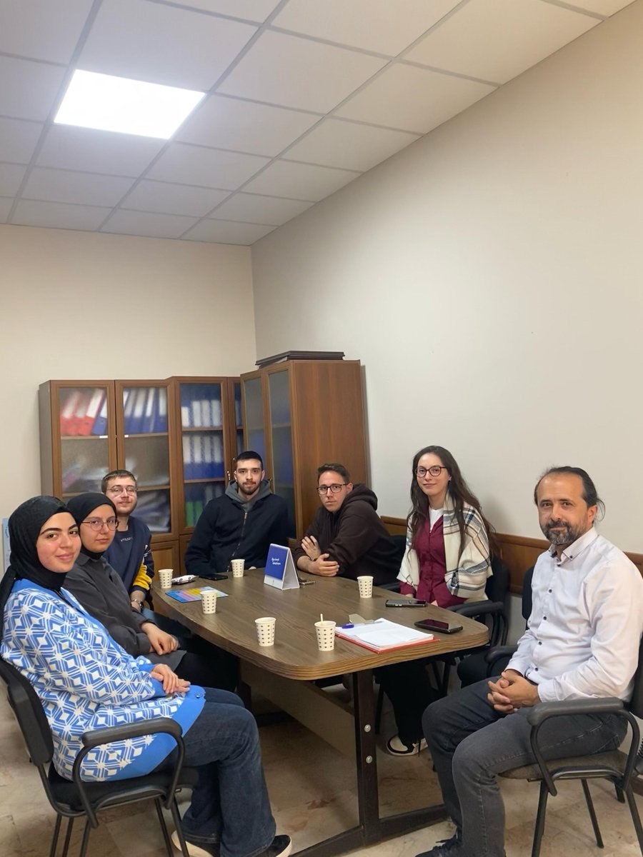 Bölüm başkanının kahve saatine bu hafta, bölüm öğrenci temsilcisi Ezgi Baykal ve öğrencilerimizden İlyas Emre Aydemir, Melike Kazan, Esra Yılmaz, Yunus Şahin, Muhammet Öztürk ve Sema Kılıç katıldı.
Bir sonraki kahve saatine katılmak için  Ezgi Baykal ile iletişime geçebilirsiniz.