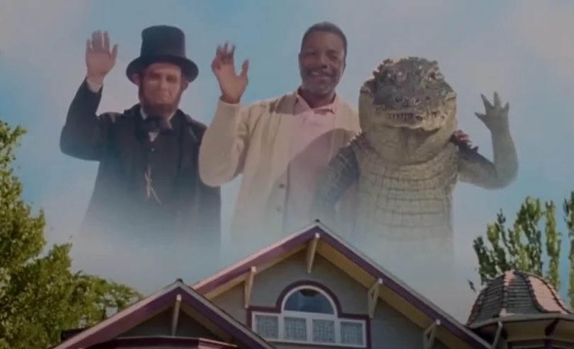 Coral's tweet image. Rory looking up at the clubhouse on 18

#TheMasters