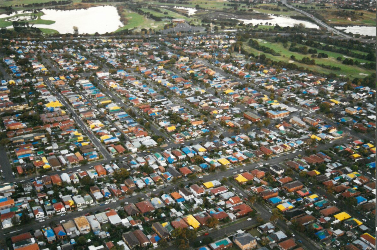 NSWSES's tweet image. 🗓️ #70YEARS // On This Day: The 1999 Sydney Hailstorm 🌩️

26 years ago, on the evening of April 14, 1999, a massive hailstorm tore through parts of Sydney, leaving behind widespread damage and a city in shock.
