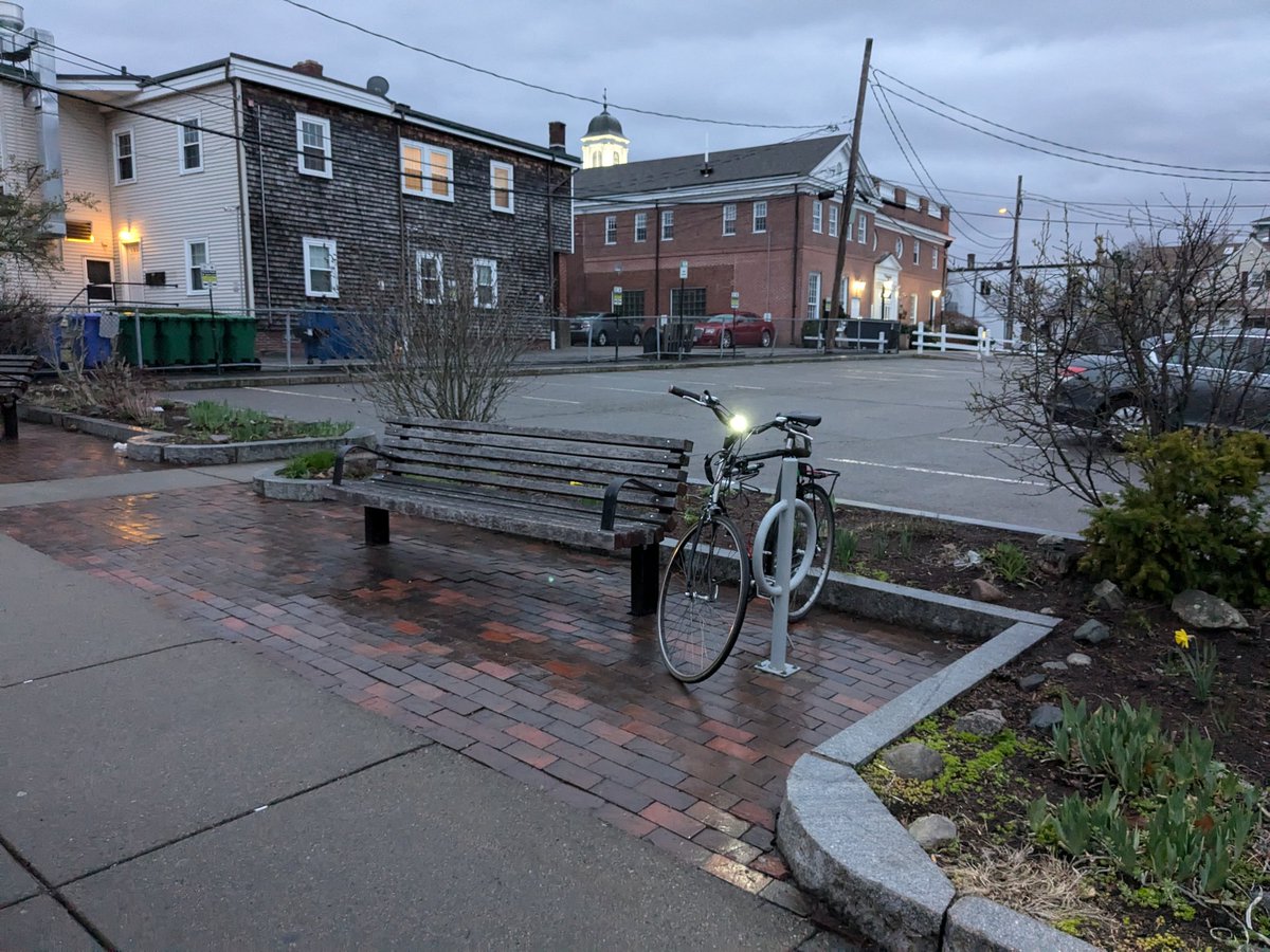 BikeWaltham's tweet photo. #30DaysofBiking

So much easier to run errands in Auburndale when the bike racks are next to the sidewalk! Maybe we'll see something similar this summer on Moody St? https://t.co/8uf8toiYbv