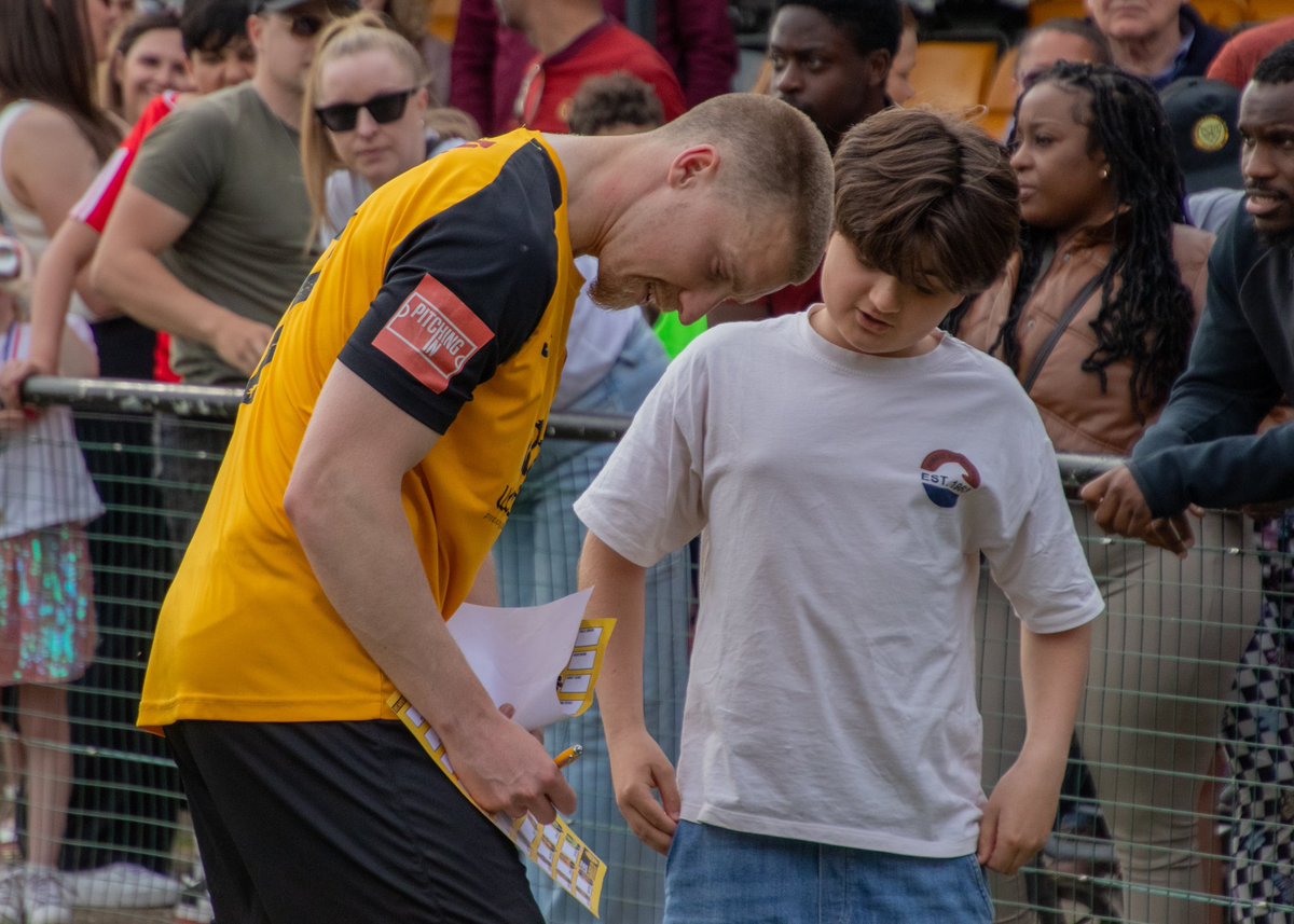 Billy Oram (@billyoram10) on Twitter photo Incredible work from everyone off the pitch on <a href="/MersthamFC1892/">Merstham FC (Official)</a> Family Fun Day ๐
Thank you to <a href="/SupportMerstham/">Merstham Supporters</a> who get us over the line each week โผ๏ธ
๐ธ - <a href="/PhotographyVjt/">VJT Photography</a> Incredible work from everyone off the pitch on <a href="/MersthamFC1892/">Merstham FC (Official)</a> Family Fun Day ๐
Thank you to <a href="/SupportMerstham/">Merstham Supporters</a> who get us over the line each week โผ๏ธ
๐ธ - <a href="/PhotographyVjt/">VJT Photography</a>